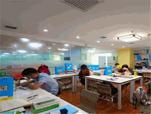 小马过河教育 专业教育咨询，助力学子扬帆远航